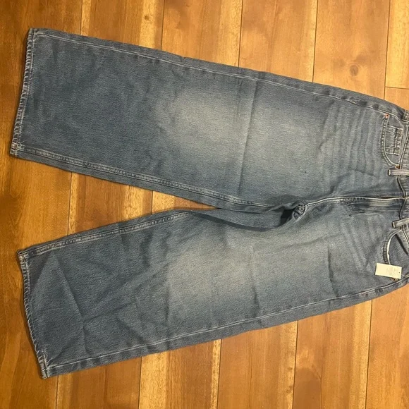 Women's Light Blue Wide-Leg Jeans - Picture 3 of 4